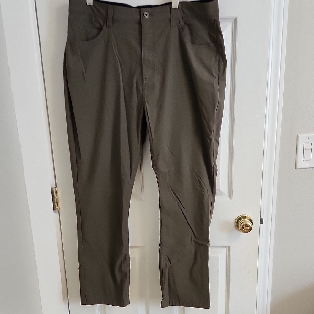 Eddie Bauer Men's Olive Pants